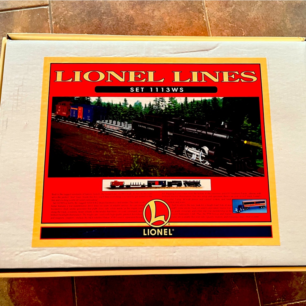 Lionel Lines Train Set. New in Box!